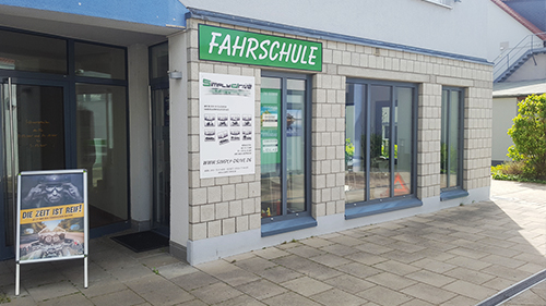 Außenansicht der Fahrschule Simply Drive in Coswig