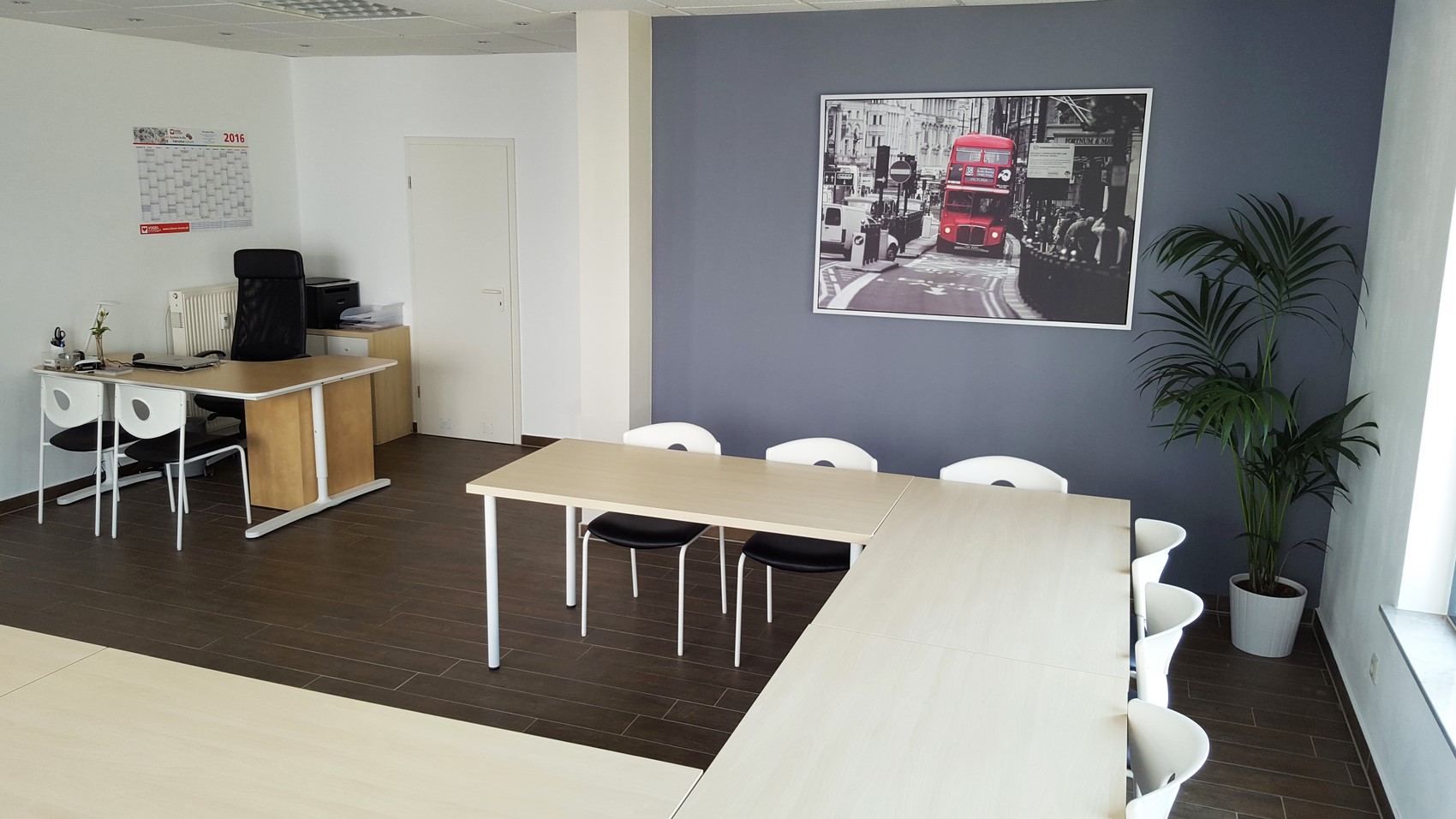 Weitere Ansicht des Theorieraums der Fahrschule